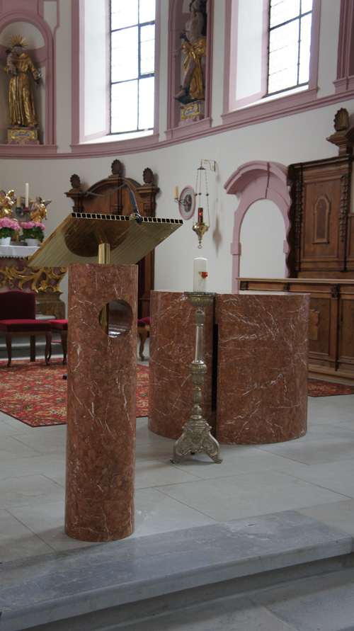 ambo-altar